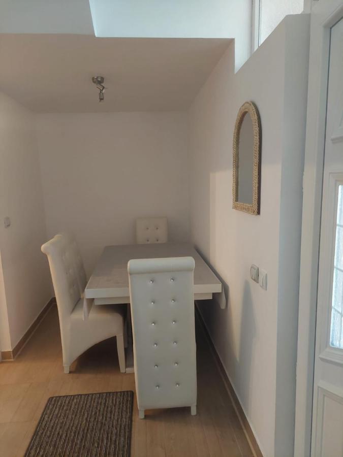 Apartman Anastasija Surčin Exterior foto